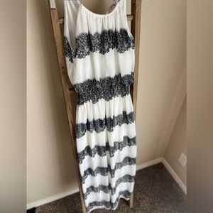 Dress with lace detail